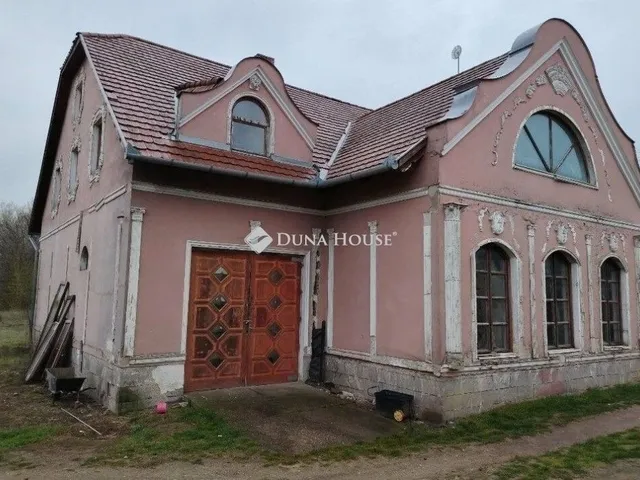 Eladó ház Kecskemét 250 nm