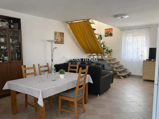 Eladó nyaraló Cserkeszőlő 96 nm