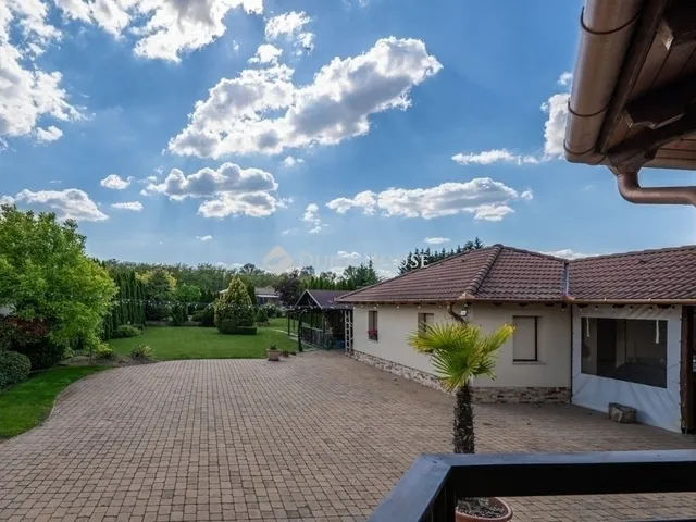 Eladó ház Kecskemét, Kadafalva 289 nm