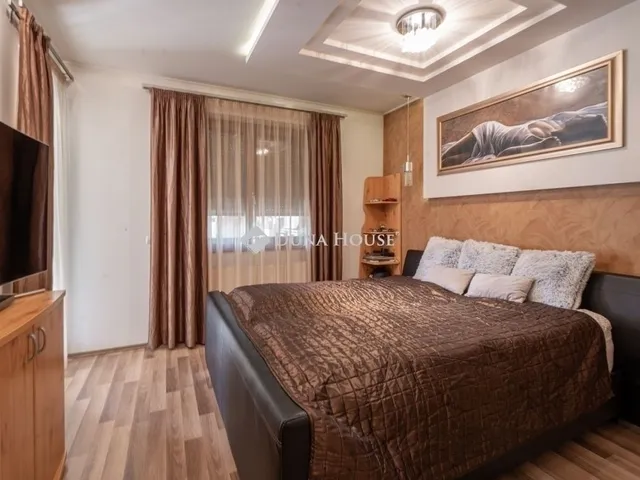 Eladó ház Kecskemét, Kadafalva 289 nm