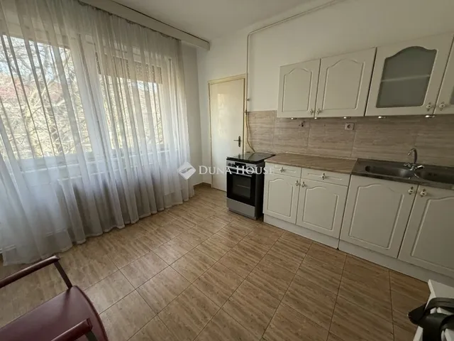 Eladó lakás Kecskemét, Belváros 103 nm