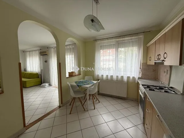 Kiadó lakás Kecskemét, Belváros 110 nm