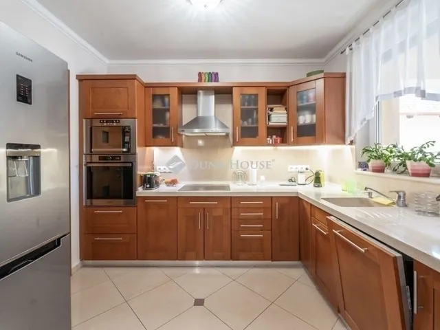 Eladó ház Kecskemét, Hollandfalu 269 nm