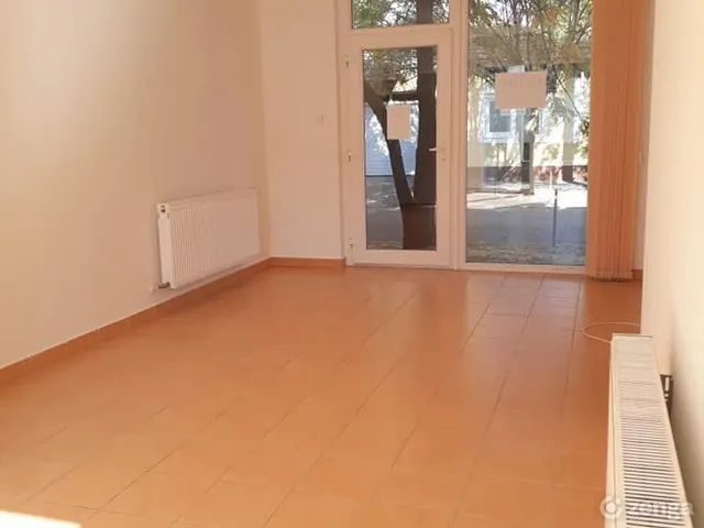 Kiadó kereskedelmi és ipari ingatlan Debrecen 41 nm