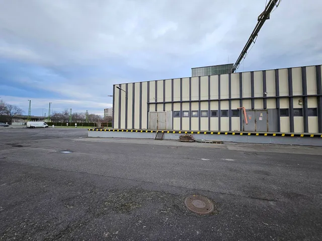 Kiadó kereskedelmi és ipari ingatlan Miskolc, Zsolcai kapu 500 nm