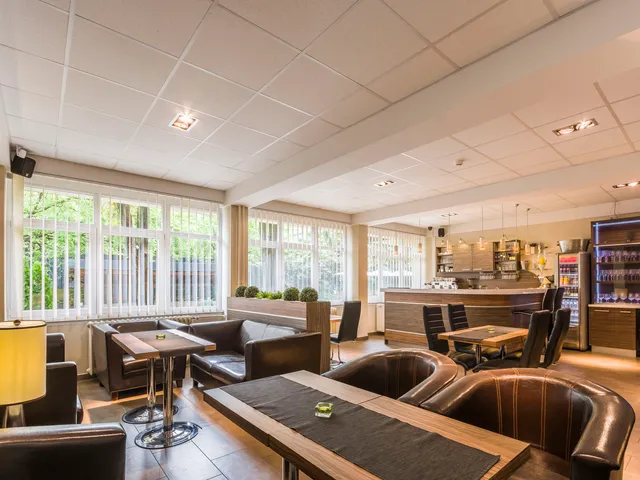 Kiadó kereskedelmi és ipari ingatlan Miskolc, Győri kapu, Kiss Ernő 19 58 nm