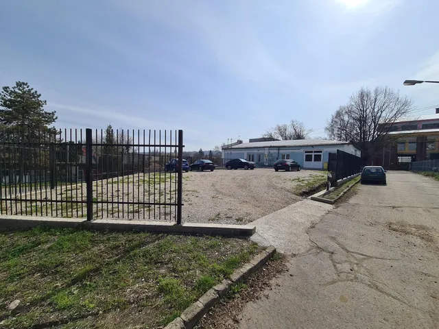 Eladó kereskedelmi és ipari ingatlan Miskolc, Vasgyár 380 nm