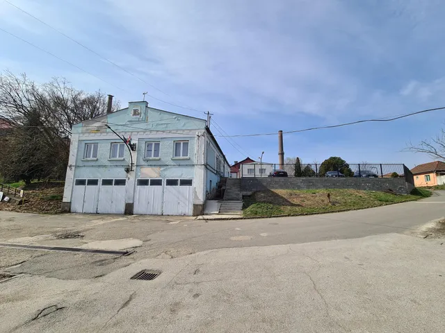 Eladó kereskedelmi és ipari ingatlan Miskolc, Vasgyár, Kerpely Antal 380 nm