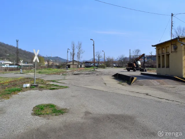 Kiadó kereskedelmi és ipari ingatlan Salgótarján, Belváros 8000 nm