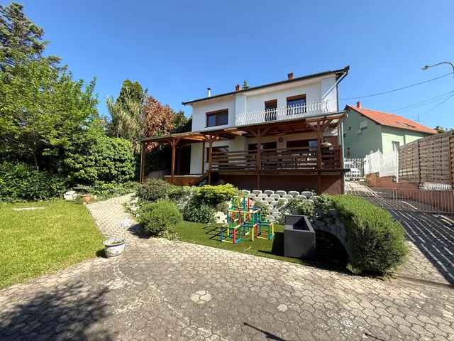 Eladó ház Pécs, Mecsekoldal 155 nm