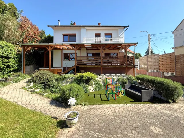 Eladó ház Pécs, Mecsekoldal 155 nm