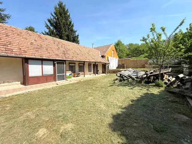 Eladó ház Komló, Mecsekjánosi 80 nm