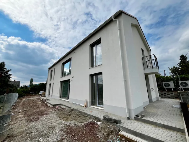 Eladó lakás Pécs, Donátus 152 nm