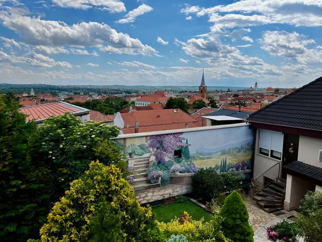 Eladó ház Pécs, Tettye 370 nm