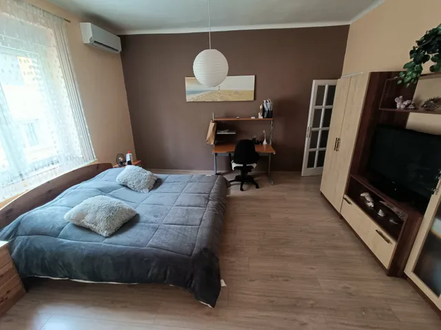Eladó lakás Pécs, Belváros 130 nm