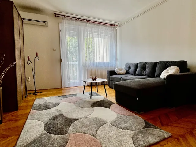 Kiadó lakás Pécs, Mecsekoldal 58 nm