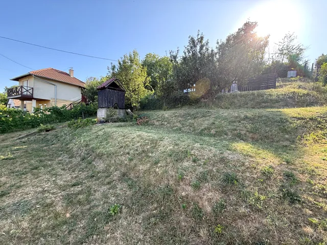 Eladó telek Pécs, Postavölgy 974 nm