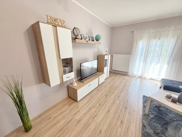 Eladó lakás Pécs, Uránváros, Páfrány u 52 nm