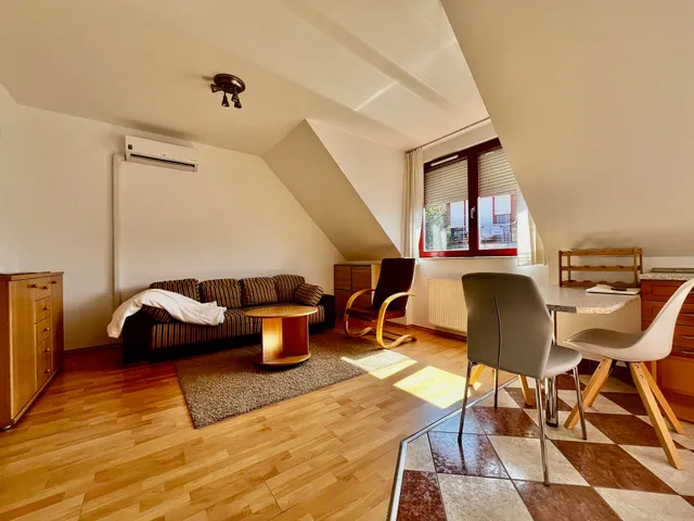 Kiadó lakás Pécs, Rókusdomb 39 nm