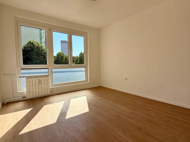 Eladó lakás Pécs, Málom, Kis-Réti út 59 nm