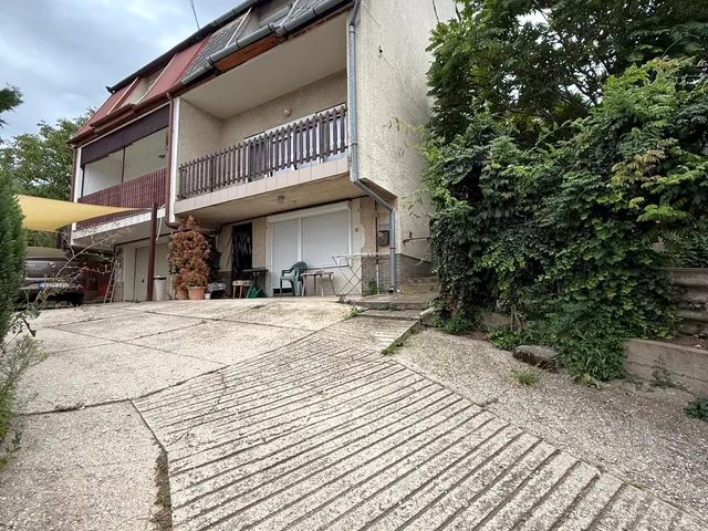 Eladó ház Pécs, Rácváros, Magyarürögi út 21 167 nm