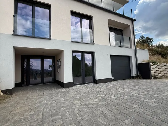 Eladó lakás Pécs, Mecsekoldal 150 nm