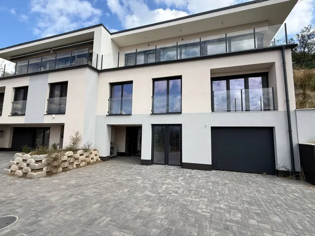 Eladó lakás Pécs, Mecsekoldal 150 nm