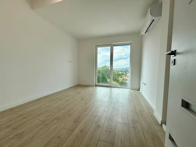 Eladó lakás Pécs, Mecsekoldal, Jonatán köz 150 nm