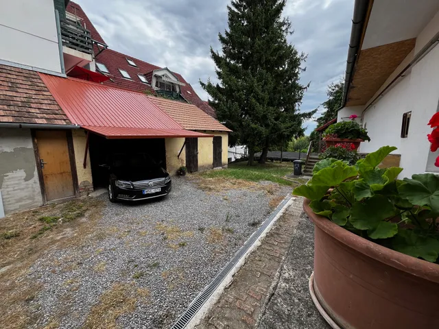 Eladó kereskedelmi és ipari ingatlan Pécs, Belváros 85 nm