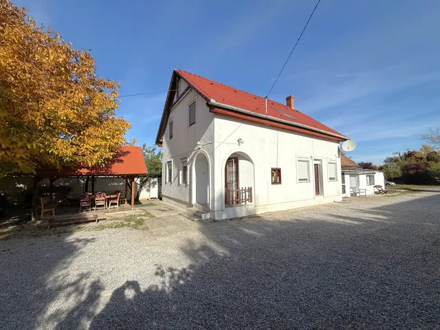 Eladó ház Pécs, Nagyárpád 140 nm