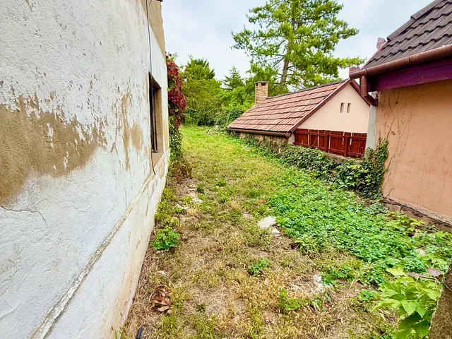 Eladó telek Pécs, Tettye, Felsőhavi u. 32 412 nm