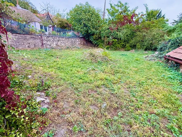 Eladó telek Pécs, Tettye, Felsőhavi u. 32 412 nm