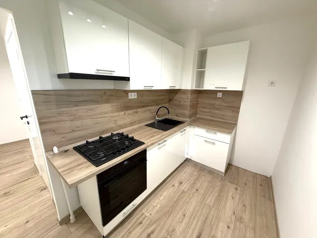 Eladó lakás Pécs, Kertváros 63 nm