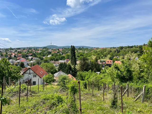 Eladó telek Pécs 845 nm