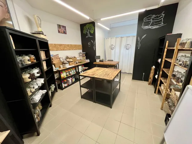 Eladó kereskedelmi és ipari ingatlan Pécs 24 nm