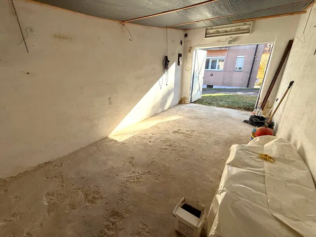 Eladó garázs Pécs 17 nm