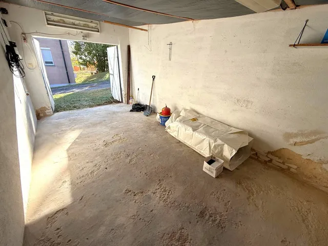 Eladó garázs Pécs 17 nm