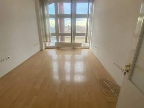 Kiadó kereskedelmi és ipari ingatlan Pécs 500 nm