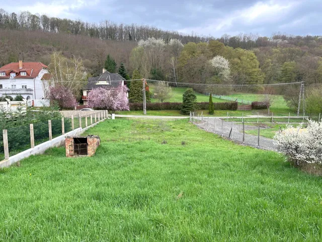 Eladó telek Magyarhertelend 571 nm