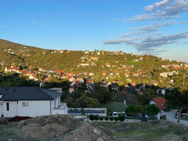 Eladó telek Pécs 1831 nm