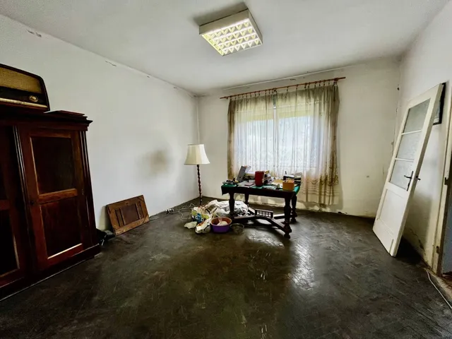 Kiadó kereskedelmi és ipari ingatlan Pécs 120 nm