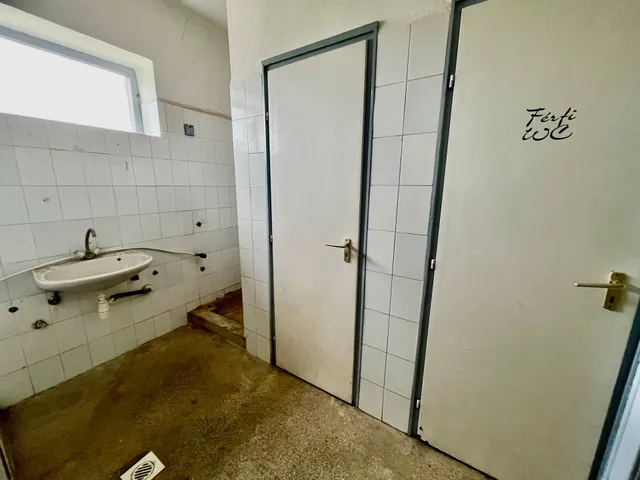 Kiadó kereskedelmi és ipari ingatlan Pécs 120 nm