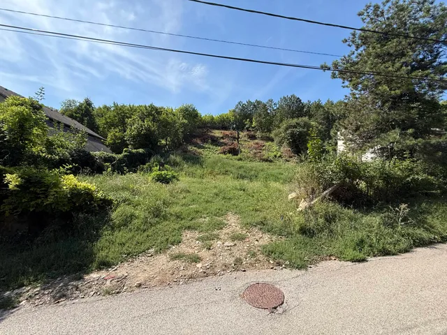 Eladó telek Pécs 2109 nm