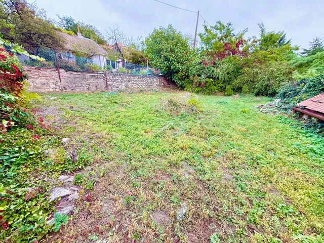 Eladó telek Pécs 412 nm