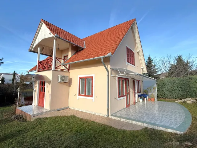 Eladó ház Pécs, Donátus 202 nm