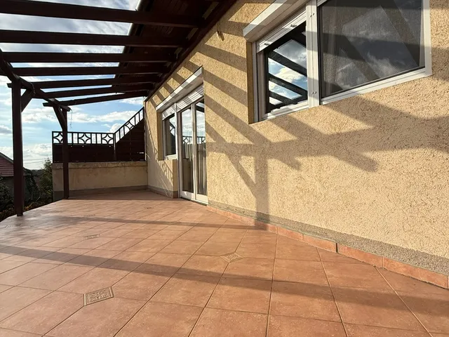 Eladó ház Pécs, Málom 150 nm