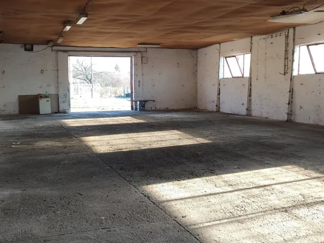 Eladó kereskedelmi és ipari ingatlan Pécs 600 nm