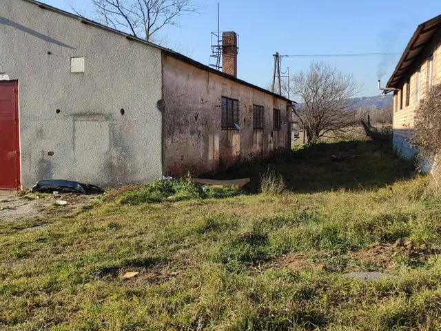 Eladó kereskedelmi és ipari ingatlan Pécs 600 nm