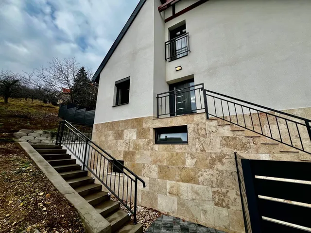 Eladó lakás Pécs 76 nm