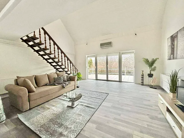 Eladó ház Pécs 270 nm